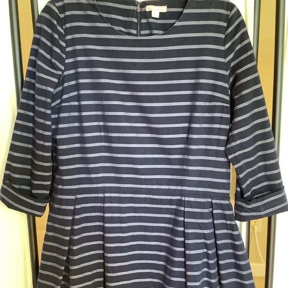 👗 2/25 Gap Navy Dress Size Small - Picture 2 of 6